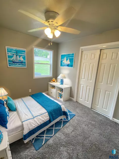 805 S Edward Cir, Sioux Falls, SD 57103 photo 11