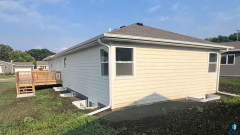 805 S Edward Cir, Sioux Falls, SD 57103 photo 16