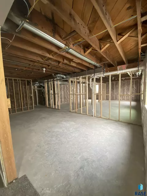 805 S Edward Cir, Sioux Falls, SD 57103 photo 18