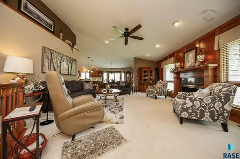 804 E 69th St, Sioux Falls, SD 57108 photo 4