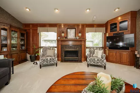 804 E 69th St, Sioux Falls, SD 57108 photo 5