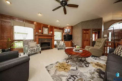 804 E 69th St, Sioux Falls, SD 57108 photo 6
