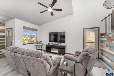 221 E Ivy Rd, Tea, SD 57064 photo 10