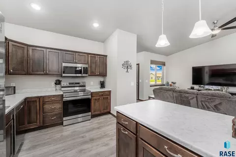 221 E Ivy Rd, Tea, SD 57064 photo 9