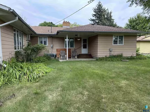 405 S Pine St, Menno, SD 57045 photo 6