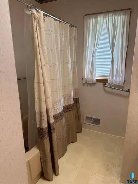 405 S Pine St, Menno, SD 57045 photo 38