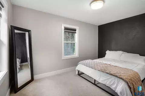 3004 E 19th St, Sioux Falls, SD 57103 photo 6
