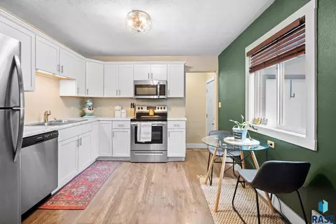 3004 E 19th St, Sioux Falls, SD 57103 photo 5