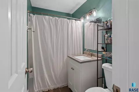 3004 E 19th St, Sioux Falls, SD 57103 photo 10