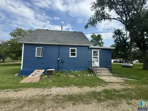 101 Elm St, Canova, SD 57321 photo 3