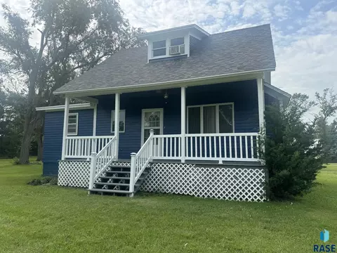101 Elm St, Canova, SD 57321 photo 1
