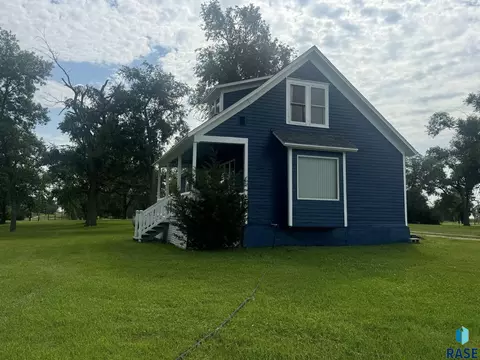 101 Elm St, Canova, SD 57321 photo 2