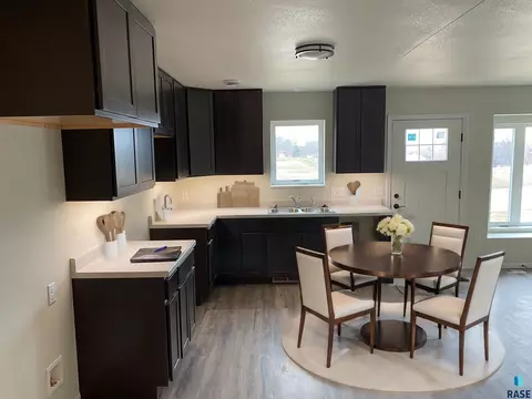 2008 E Walnut St, Sioux Falls, SD 57103 photo 3
