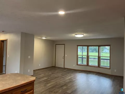900 E 4th St, Freeman, SD 57029 photo 12