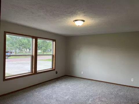 900 E 4th St, Freeman, SD 57029 photo 16