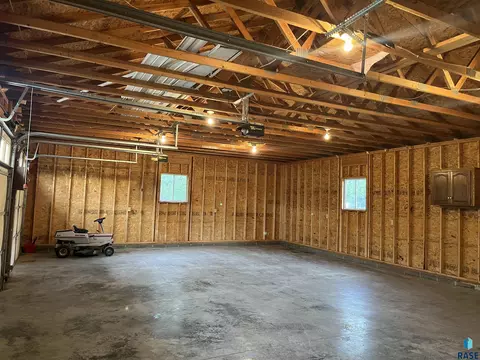 900 E 4th St, Freeman, SD 57029 photo 21
