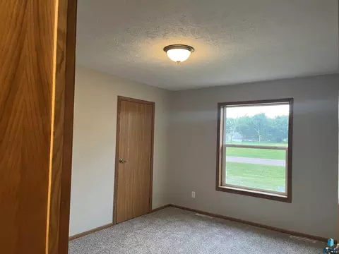 900 E 4th St, Freeman, SD 57029 photo 15