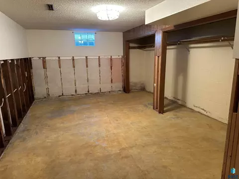 408 S Cherry St, Freeman, SD 57029 photo 38