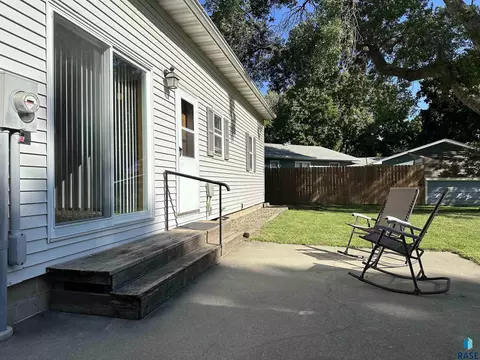408 S Cherry St, Freeman, SD 57029 photo 8