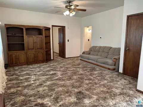 408 S Cherry St, Freeman, SD 57029 photo 22