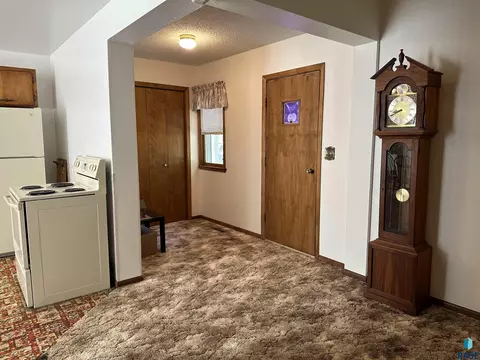 408 S Cherry St, Freeman, SD 57029 photo 20