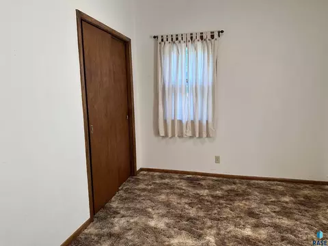 408 S Cherry St, Freeman, SD 57029 photo 29