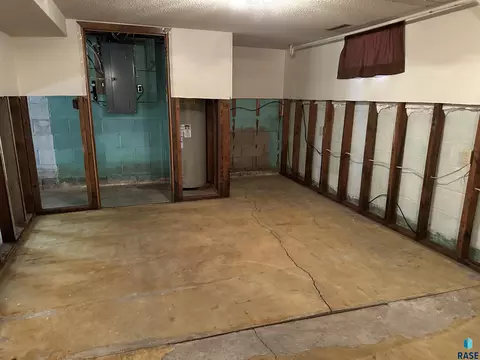 408 S Cherry St, Freeman, SD 57029 photo 40