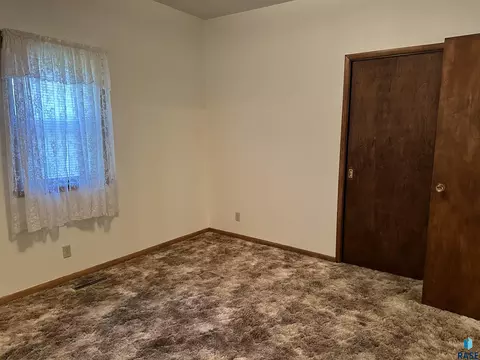 408 S Cherry St, Freeman, SD 57029 photo 28