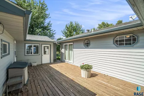 6000 Sunset Blvd, Madison, SD 57042 photo 9