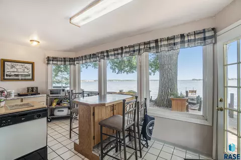 6000 Sunset Blvd, Madison, SD 57042 photo 17
