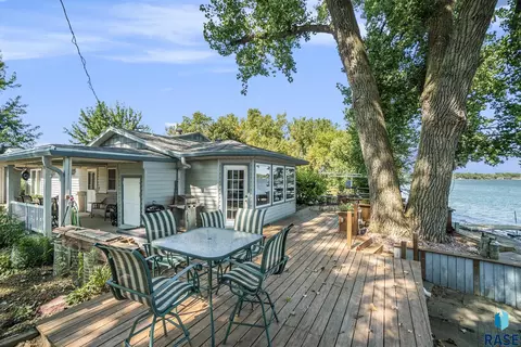 6000 Sunset Blvd, Madison, SD 57042 photo 4