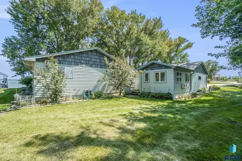 6000 Sunset Blvd, Madison, SD 57042 photo 8
