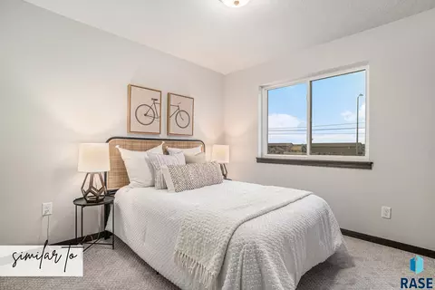 8037 E Tencate Pl, Sioux Falls, SD 57110 photo 9