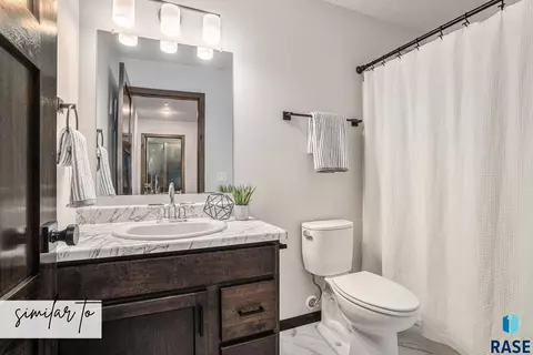 8037 E Tencate Pl, Sioux Falls, SD 57110 photo 10