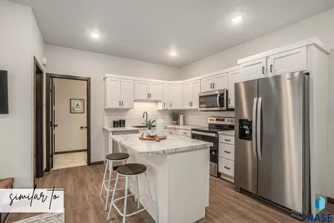 8037 E Tencate Pl, Sioux Falls, SD 57110 photo 4