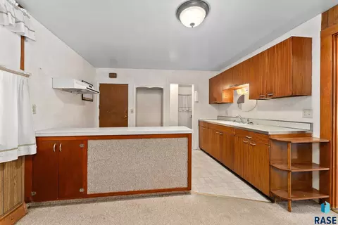501 N 3rd St, Beresford, SD 57004 photo 21