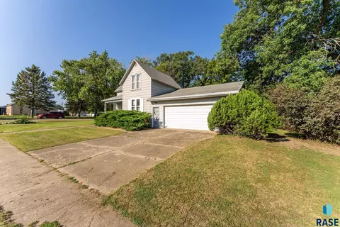 501 N 3rd St, Beresford, SD 57004 photo 14
