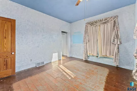 501 N 3rd St, Beresford, SD 57004 photo 36