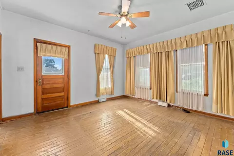 501 N 3rd St, Beresford, SD 57004 photo 34
