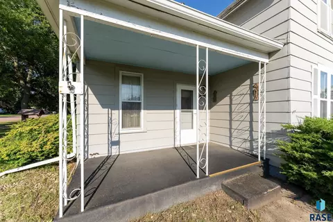 501 N 3rd St, Beresford, SD 57004 photo 13