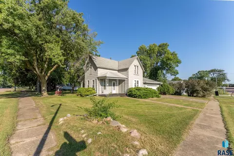 501 N 3rd St, Beresford, SD 57004 photo 3