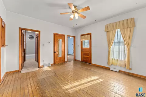 501 N 3rd St, Beresford, SD 57004 photo 31