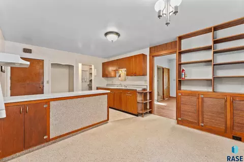 501 N 3rd St, Beresford, SD 57004 photo 20