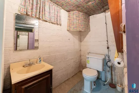501 N 3rd St, Beresford, SD 57004 photo 47