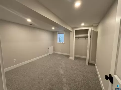 208 E 30th St, Sioux Falls, SD 57105 photo 16