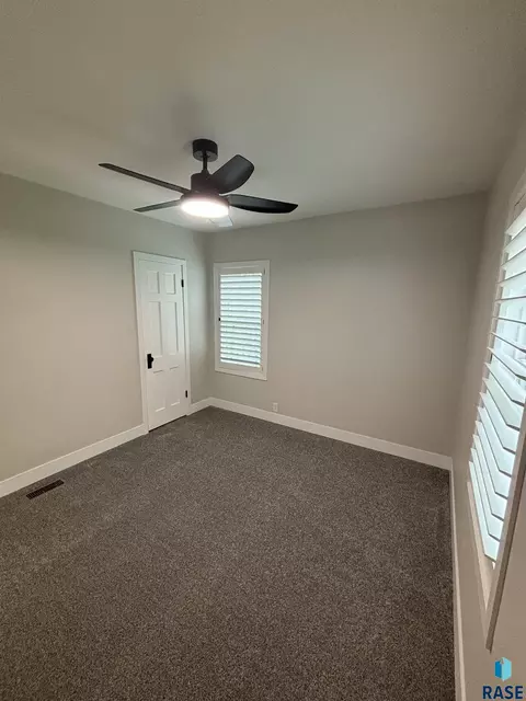 208 E 30th St, Sioux Falls, SD 57105 photo 10
