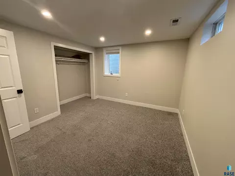 208 E 30th St, Sioux Falls, SD 57105 photo 17