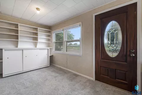 123 SW 8th St, Madison, SD 57042 photo 9