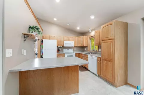 4901 E 4th St, Sioux Falls, SD 57110 photo 6