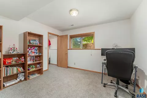 4901 E 4th St, Sioux Falls, SD 57110 photo 23